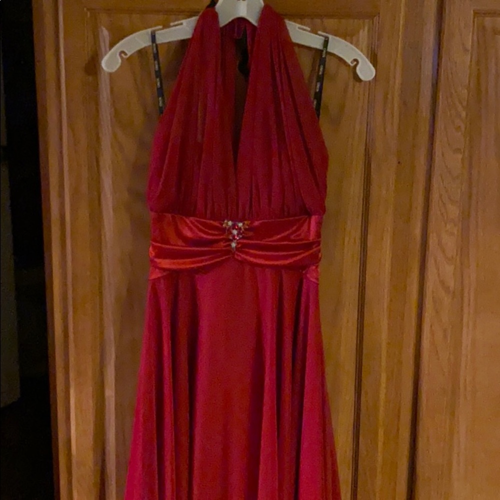 Beautiful, elegant halter style cocktail dress.